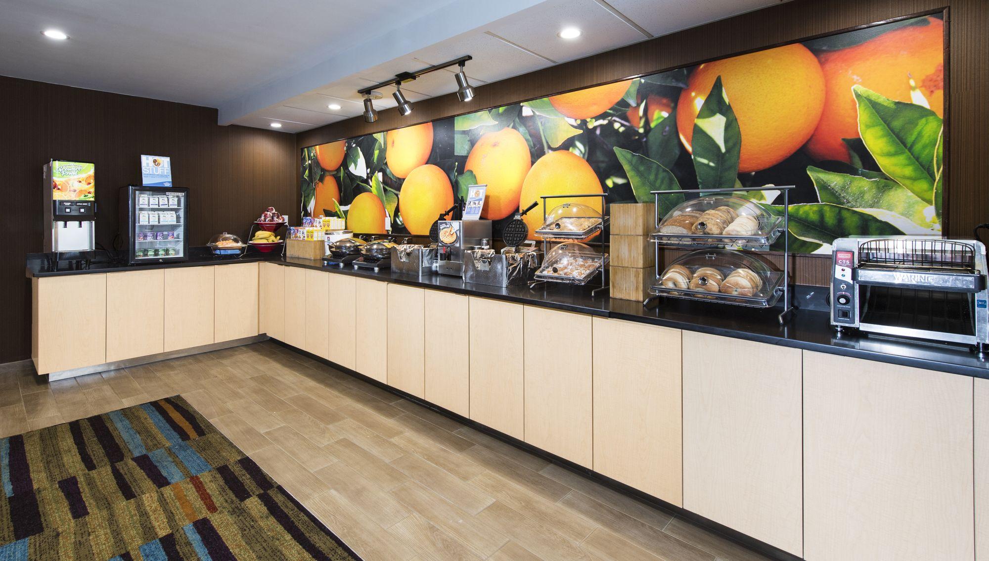 Fairfield & By Marriott Fort Myers Cape Coral Hotel