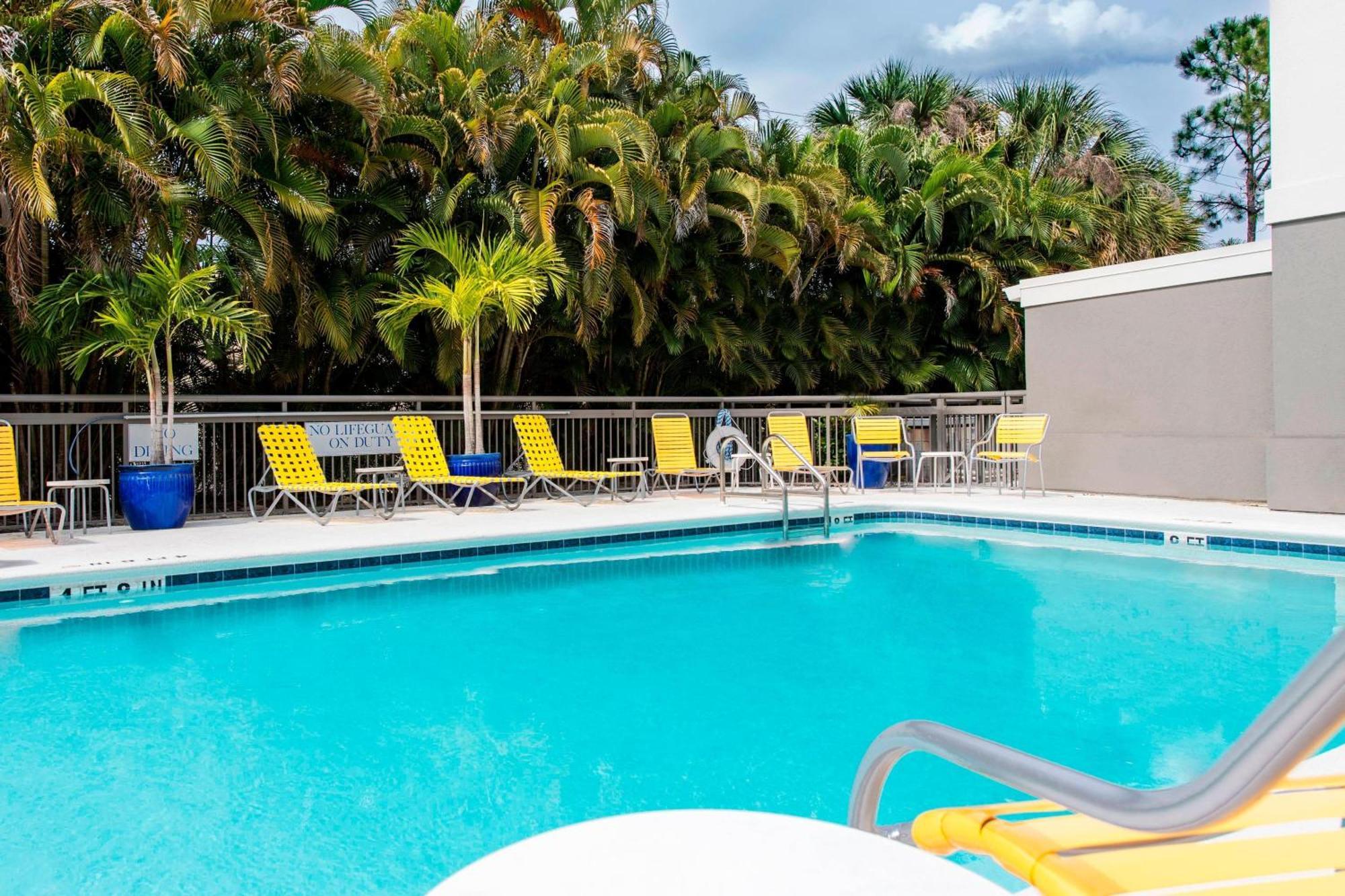 Fairfield & By Marriott Fort Myers Cape Coral Hotel 3*