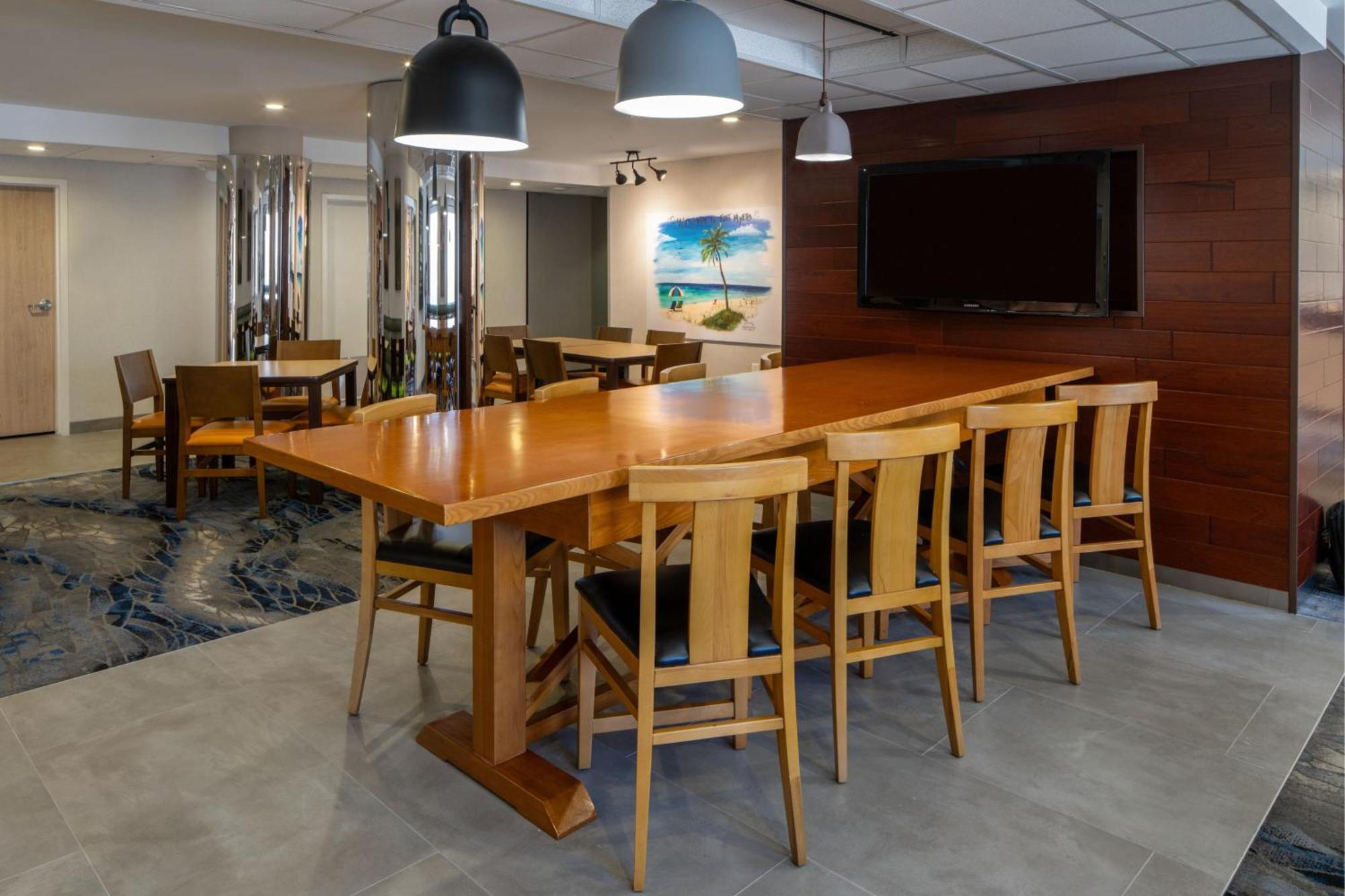 Fairfield & By Marriott Fort Myers Cape Coral Hotel Cypress Lake